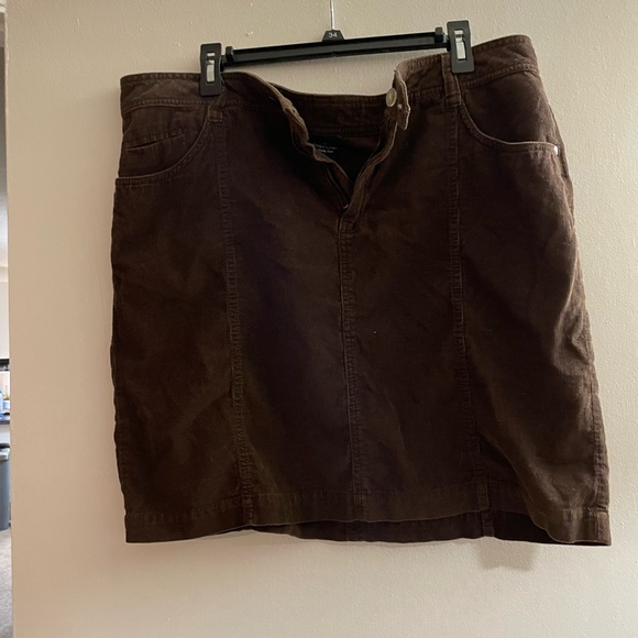 Chocolate brown corduroy skirt. - Picture 3 of 4